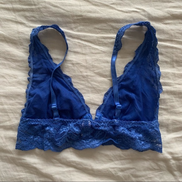 Blue lace bralette - Picture 3 of 4